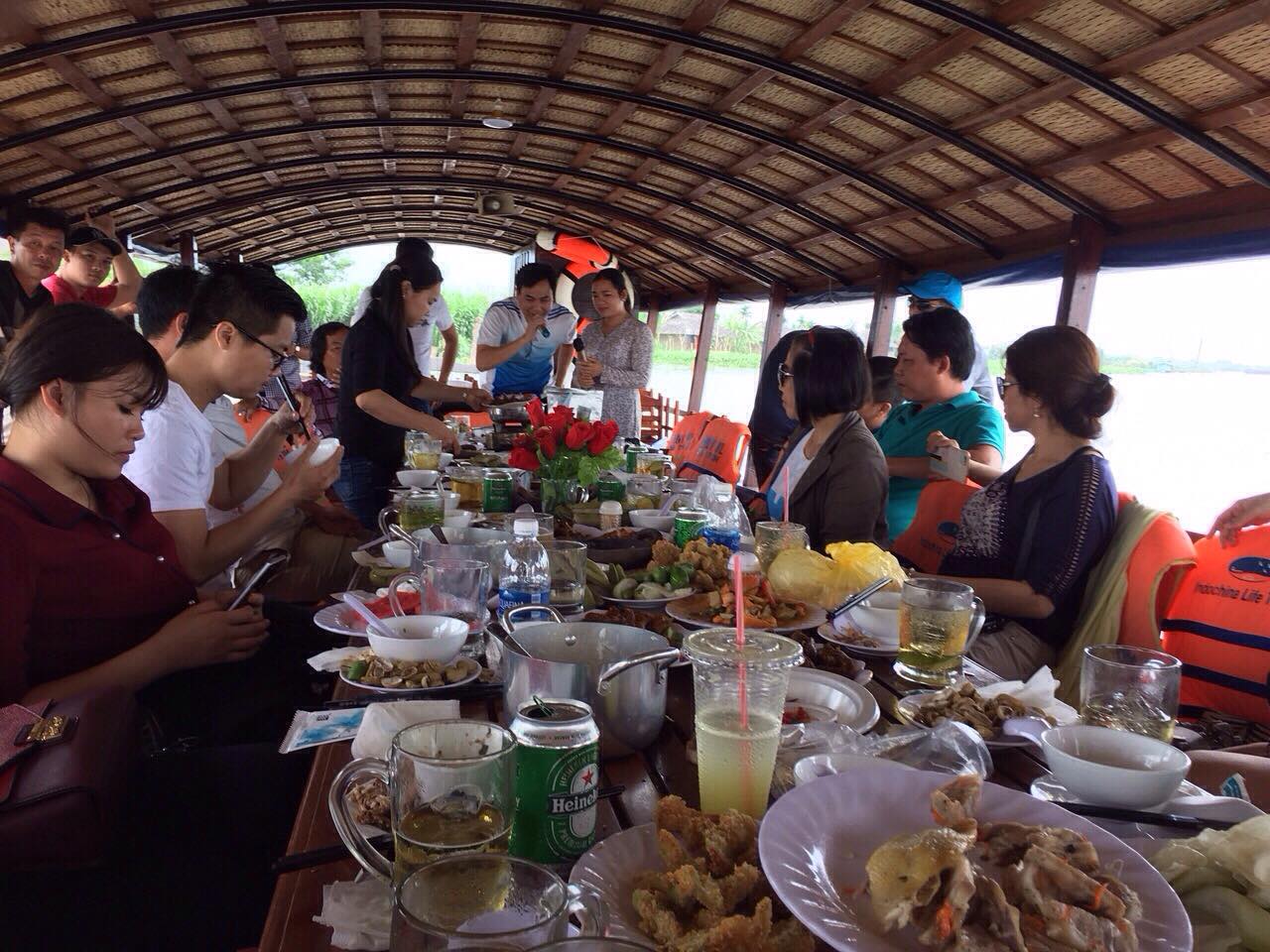 Tour Ẩm Thực Trên Tàu